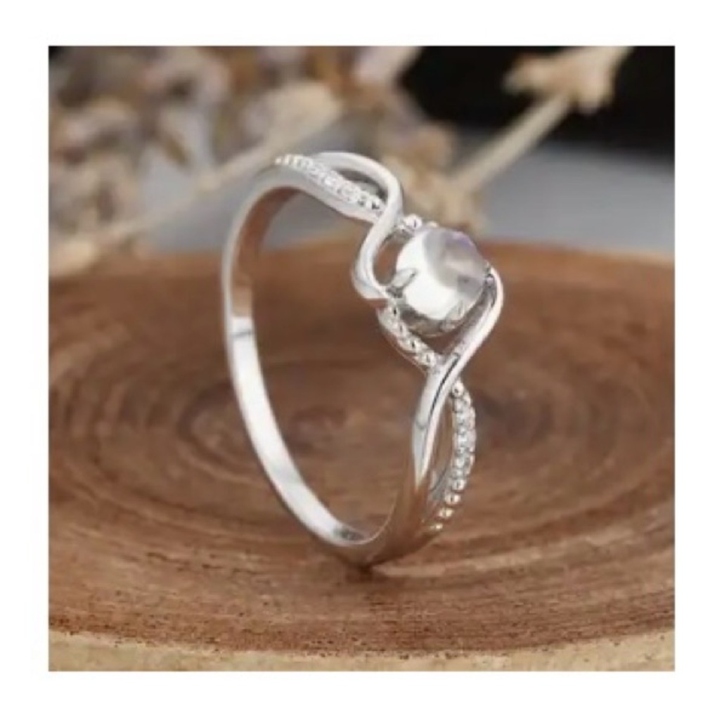 Round Cut Moonstone Ring